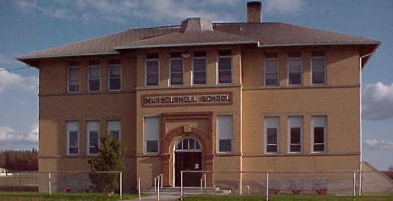slideshow-Visit-Roundup-Montana-School